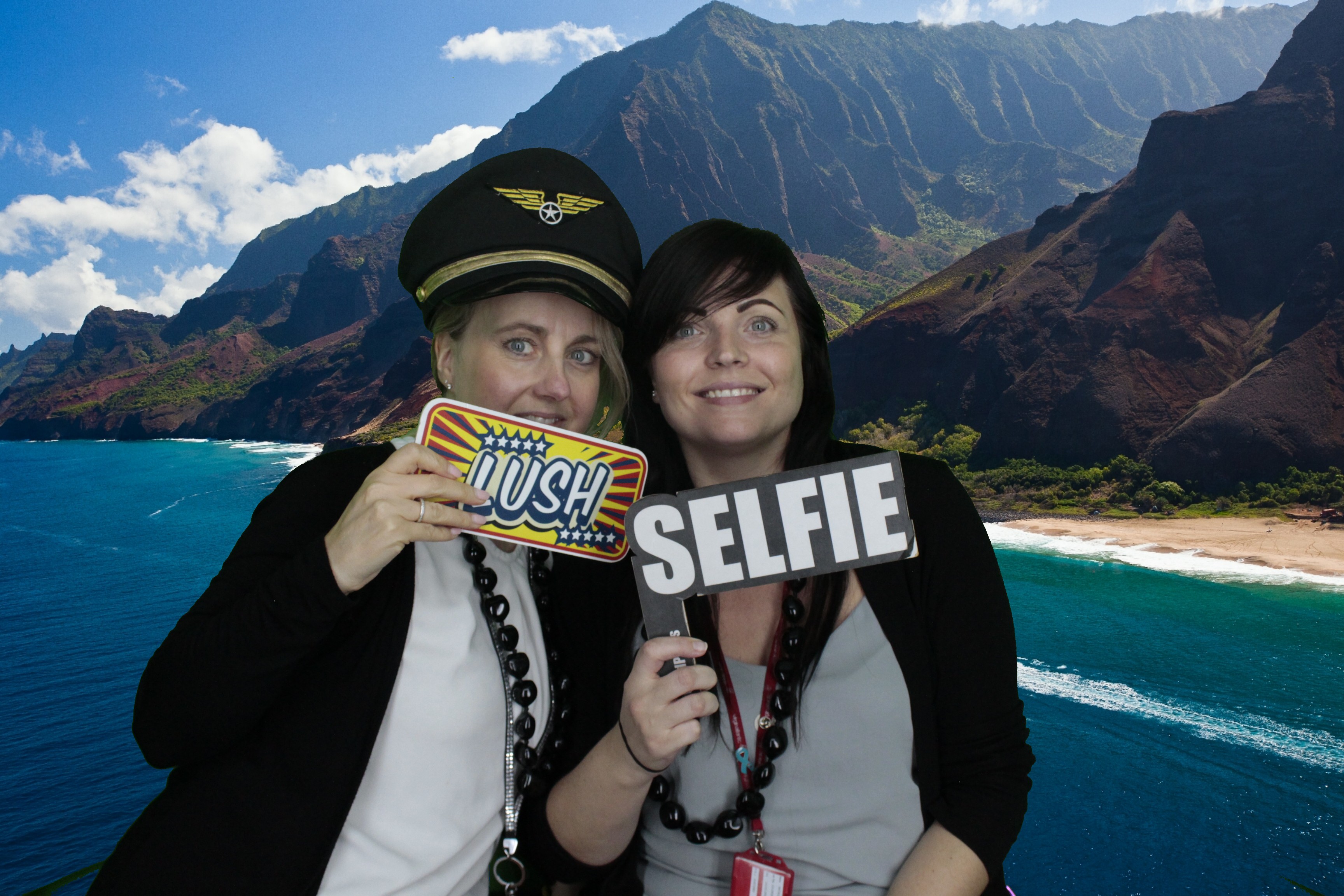 Hawaii Theme Virgin Holidays | View more photos from the event at gallery.myphotoboothexperience.co.uk/u/MyPhotoBoothExperienceLtd/Hawaii-Theme-Virgin-Holidays